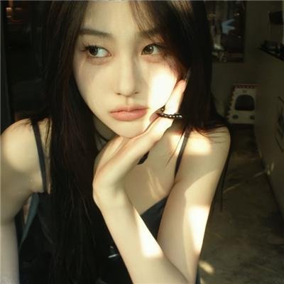玻璃牢房